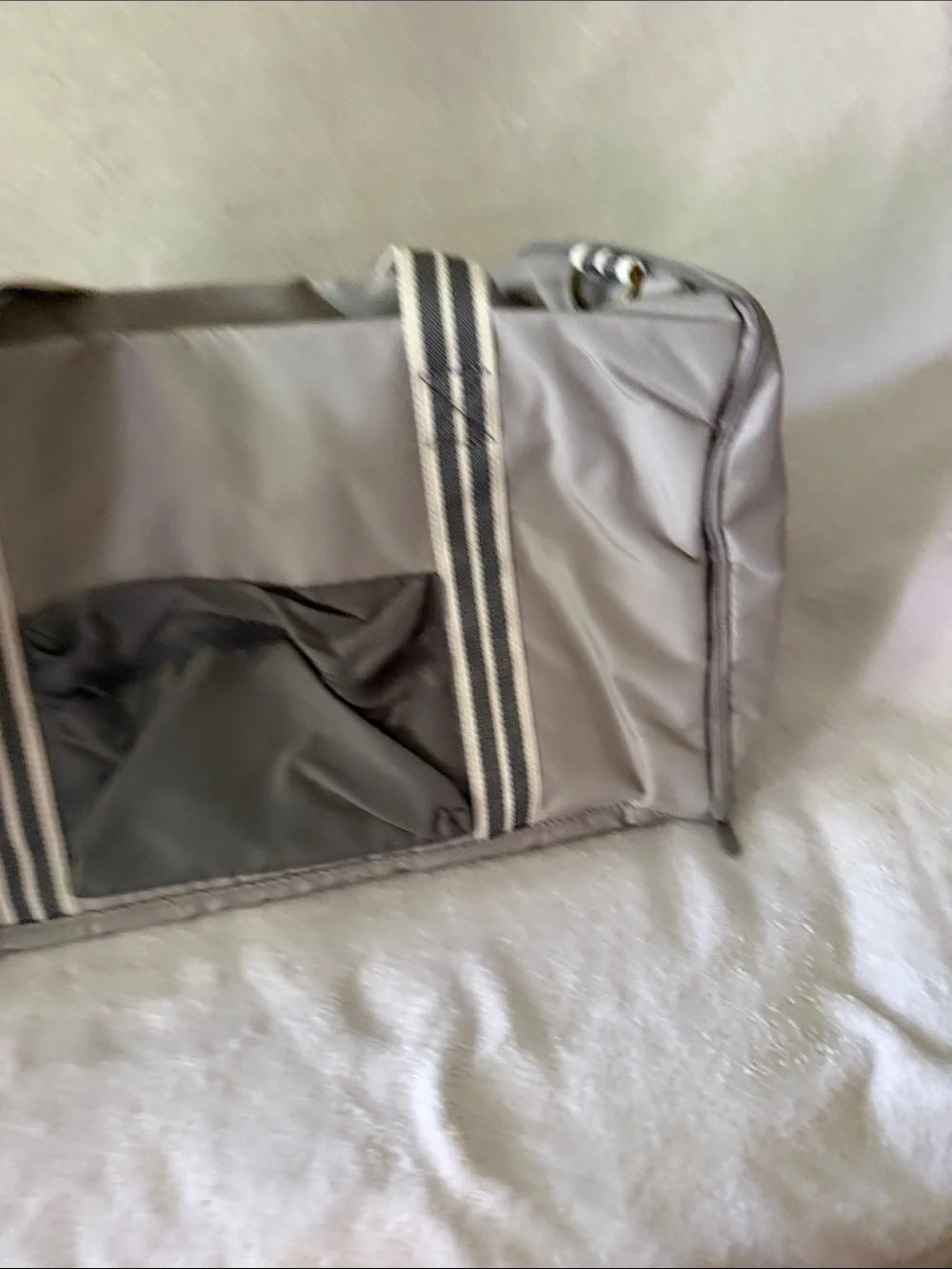 thirty-one Travel Duffle, Whisper Grey Colorblock Print